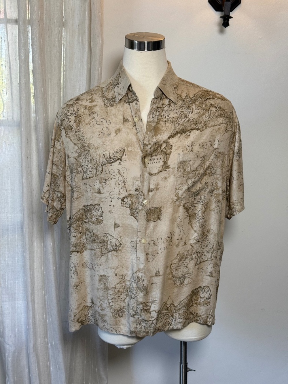 Vintage Claiborne Crazy Horse Rayon Map Print Camp Shirt Men's XL Explorer